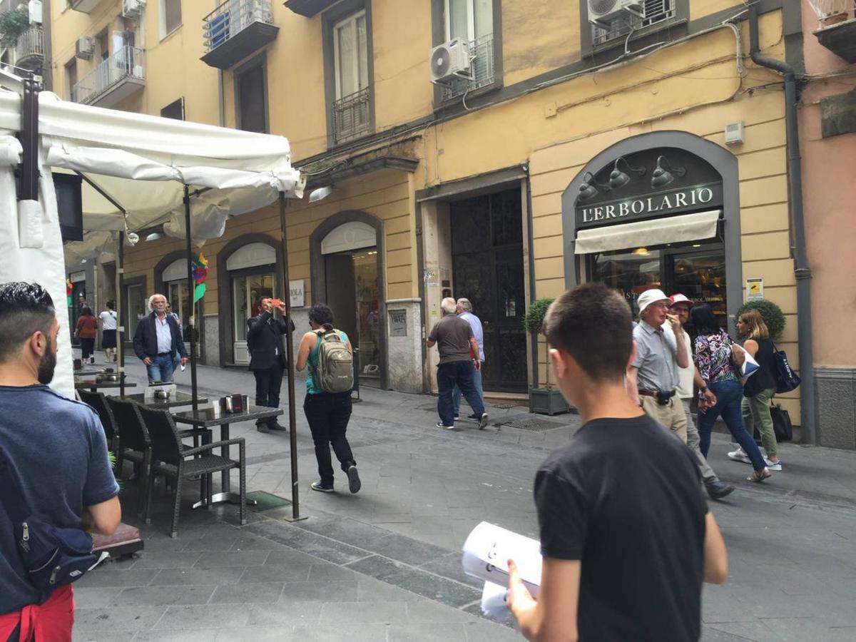 Appartamentino 116 Via Chiaia Naples Extérieur photo