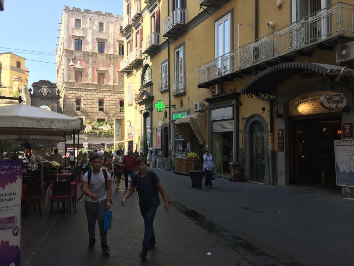 Appartamentino 116 Via Chiaia Naples Extérieur photo